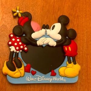 Disneyland  Kissing Minnie Mickey Mouse Photo Magnet